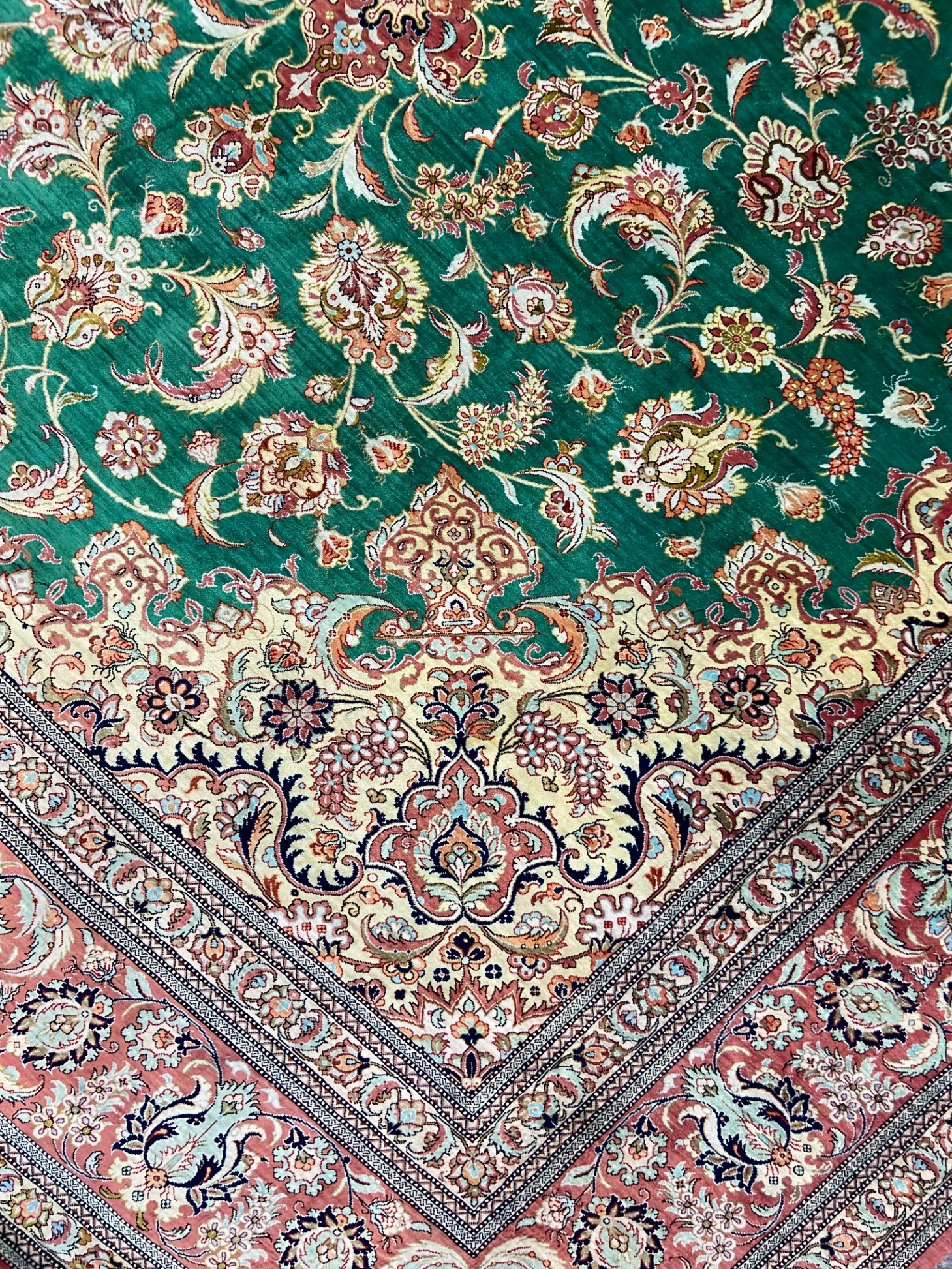 Emerald Qum Silk Medallion thumbnail 2